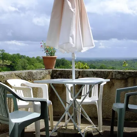 Oda ve Kahvaltı D'hotes Le Foursou